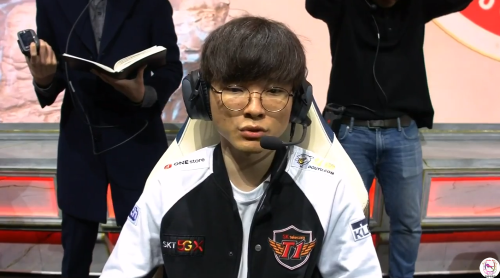 kaiyun官网中国-表现优异引发热议！，Doinb在SKT比赛中刷新纪录赢得满堂喝彩-kaiyun官网中国