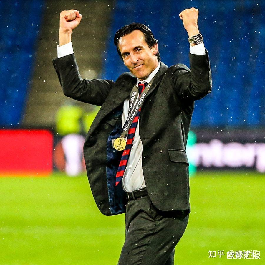 法兰克福发布备战花絮;转会期主帅复盘;法国杯任务艰巨;高层口径保持一致 法兰克福发布备战花絮;转会期主帅复盘;法国杯任务艰巨;高层口径保持一致